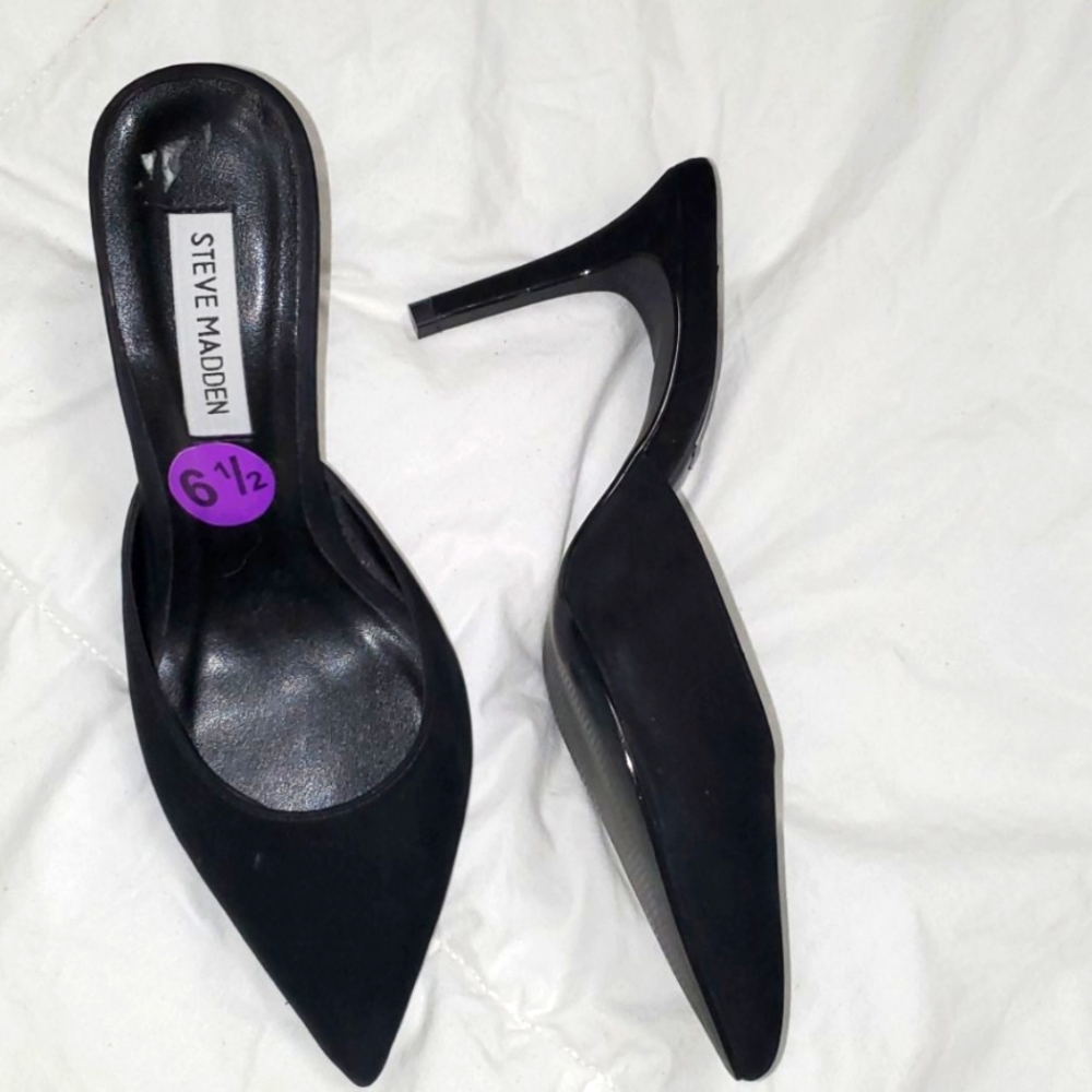 Steve Madden black sandals 6 1/2 w/3 1/2 heels
